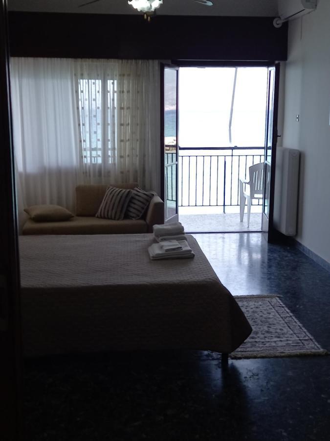 Ekie Apartment With Sea View Kalamáta Buitenkant foto